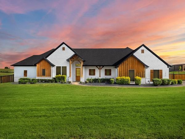 1074 Pioneer Crossing, Weatherford, TX 76088