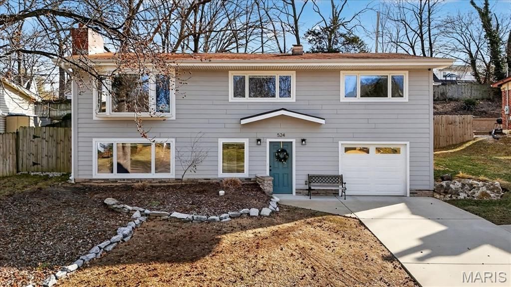 524 Hickory Hollow Lane, Saint Louis, MO 63122 Main Photo