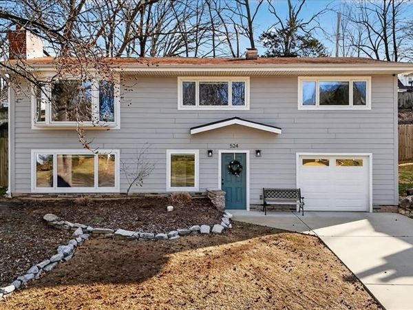 524 Hickory Hollow Lane, St Louis, MO 63122