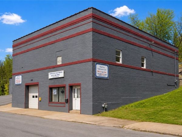 855 6th Ave, Brackenridge, PA 15014