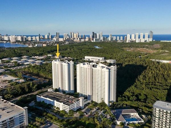 15051 Royal Oaks Lane, Unit 401, North Miami, FL 33181