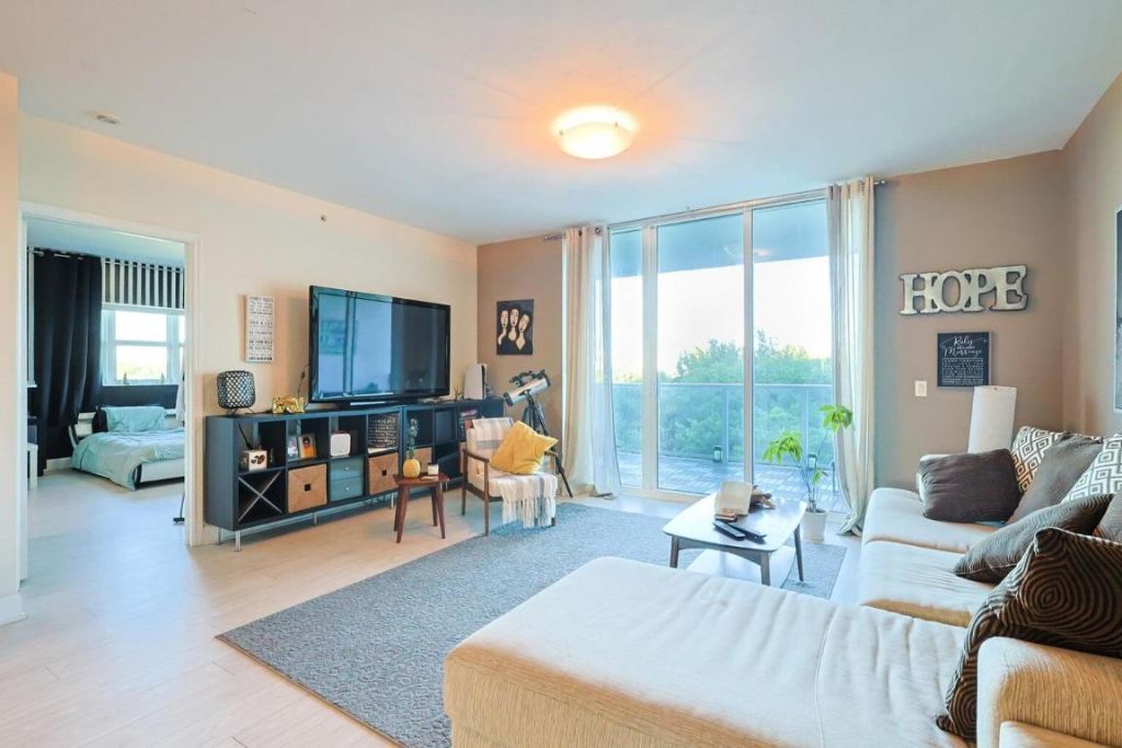 15051 Royal Oaks Lane, Unit 401, North Miami, FL 33181 Photo