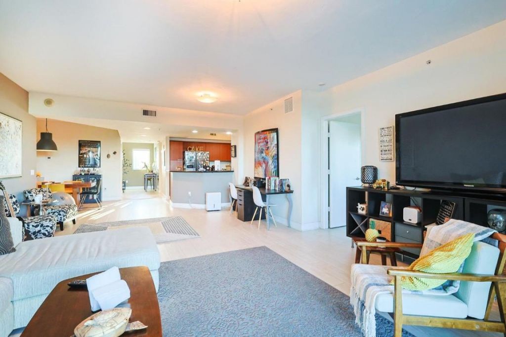 15051 Royal Oaks Lane, Unit 401, North Miami, FL 33181 Photo