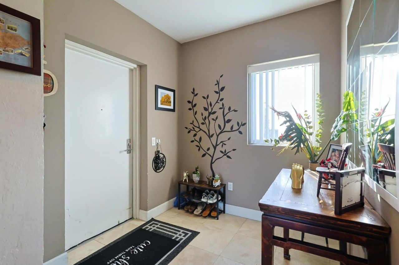 15051 Royal Oaks Lane, Unit 401, North Miami, FL 33181 Photo