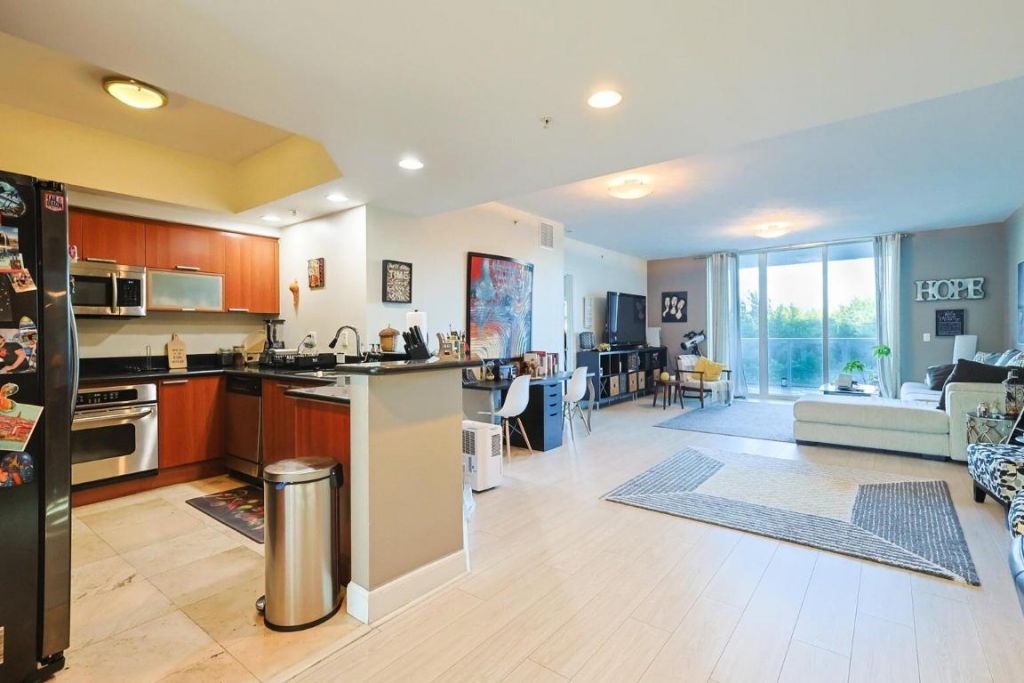 15051 Royal Oaks Lane, Unit 401, North Miami, FL 33181 Photo