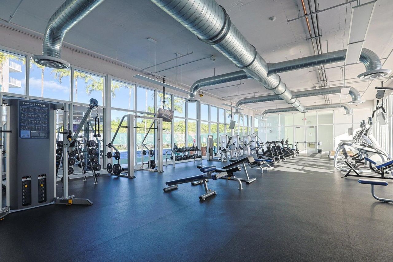 15051 Royal Oaks Lane, Unit 401, North Miami, FL 33181 Photo