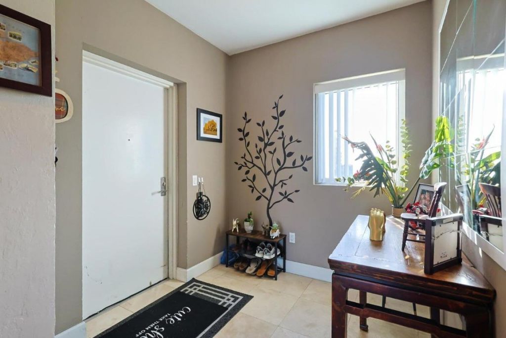 15051 Royal Oaks Lane, Unit 401, North Miami, FL 33181 Photo