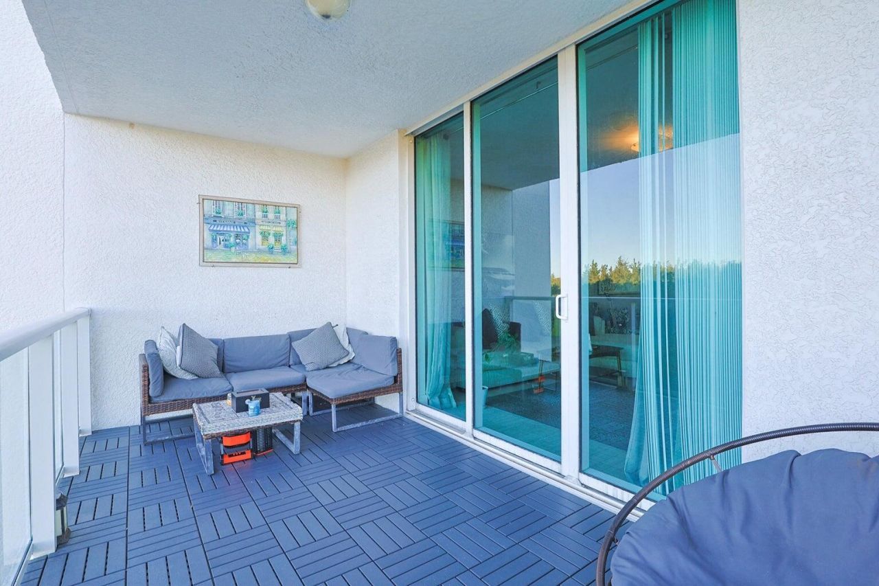 15051 Royal Oaks Lane, Unit 401, North Miami, FL 33181 Photo