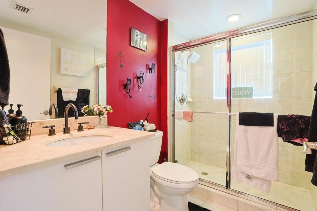 15051 Royal Oaks Lane, Unit 401, North Miami, FL 33181 Photo