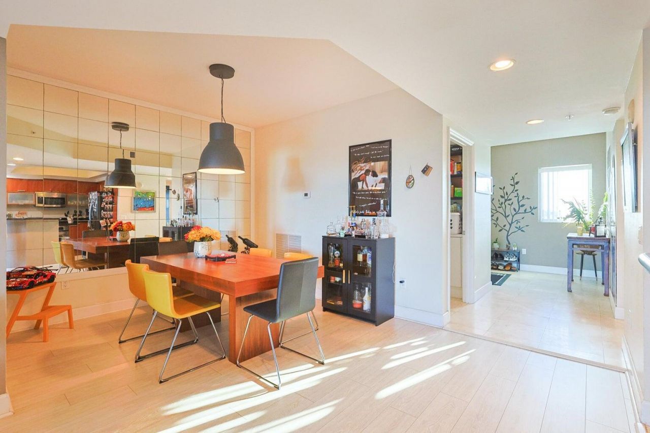 15051 Royal Oaks Lane, Unit 401, North Miami, FL 33181 Photo