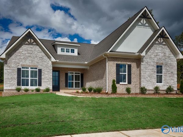 11 Devereux Place, Gurley, AL 35748