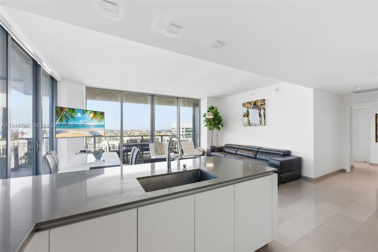 88 SW 7th St, Unit 2302, Miami, FL 33130 Photo