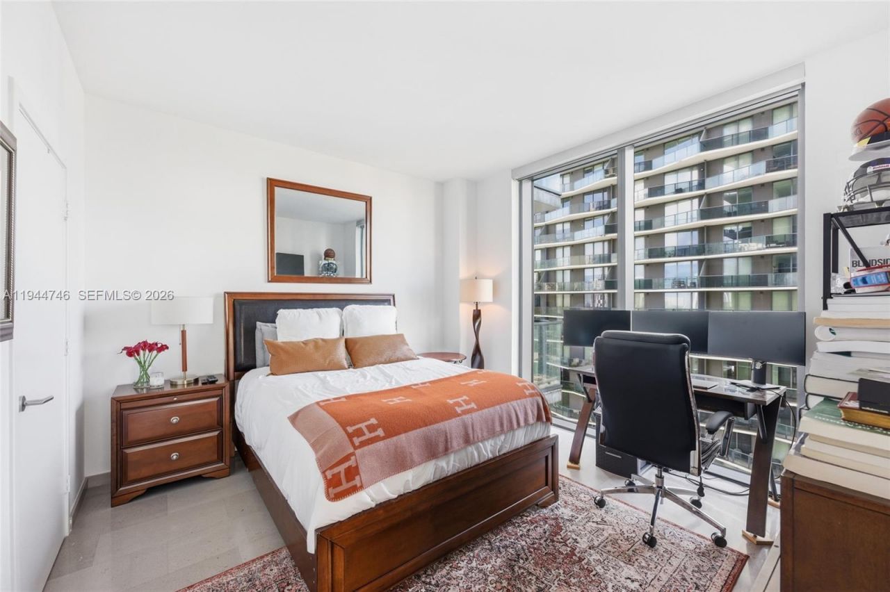 88 SW 7th St, Unit 2302, Miami, FL 33130 Photo