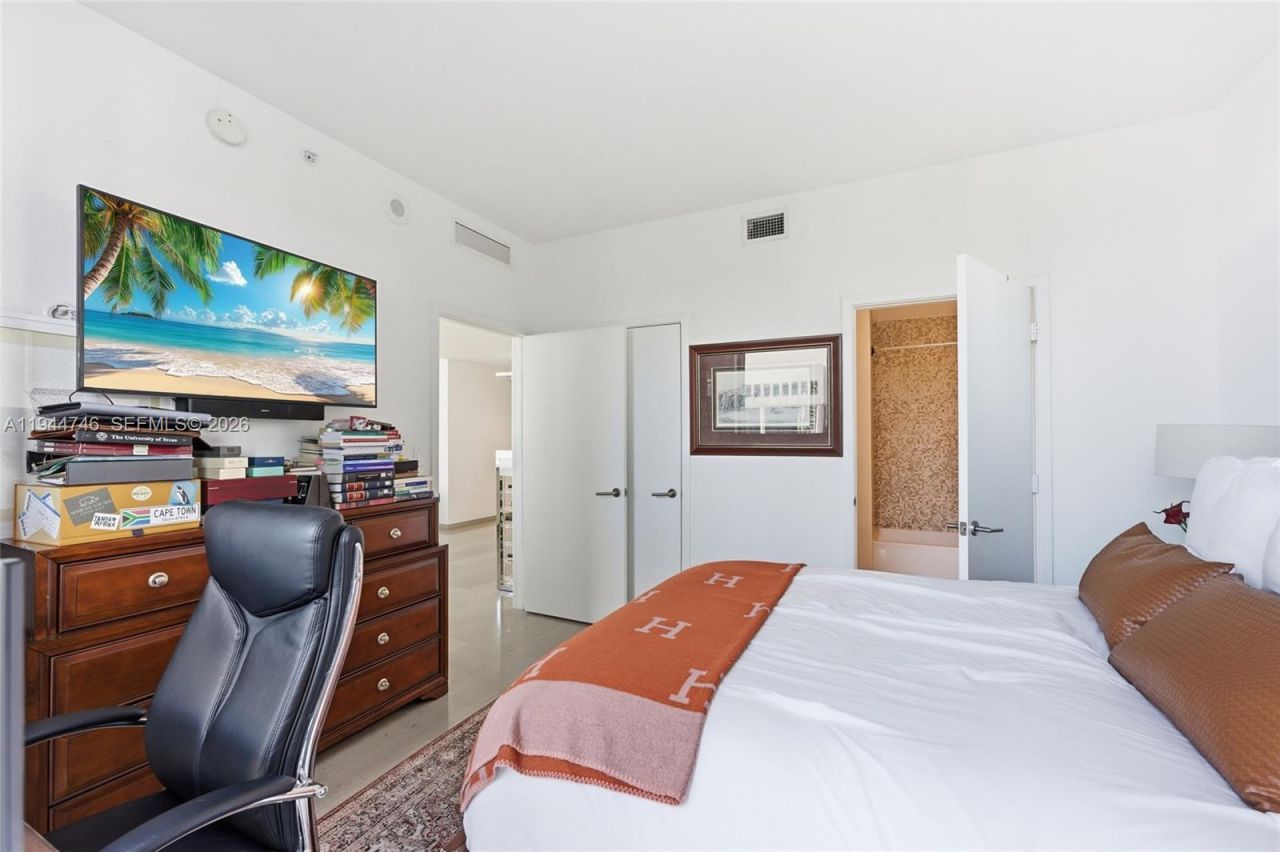 88 SW 7th St, Unit 2302, Miami, FL 33130 Photo