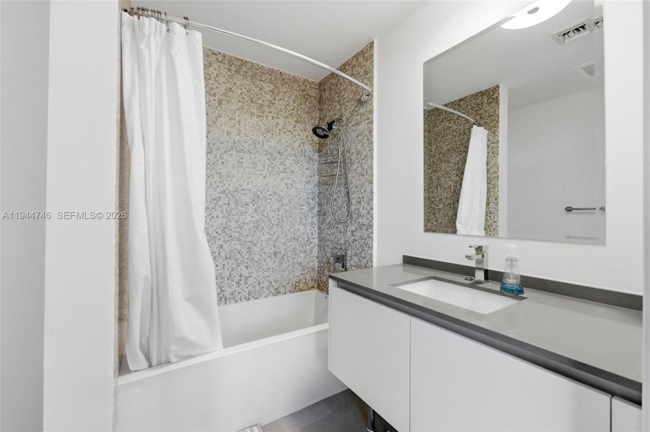 88 SW 7th St, Unit 2302, Miami, FL 33130 Photo