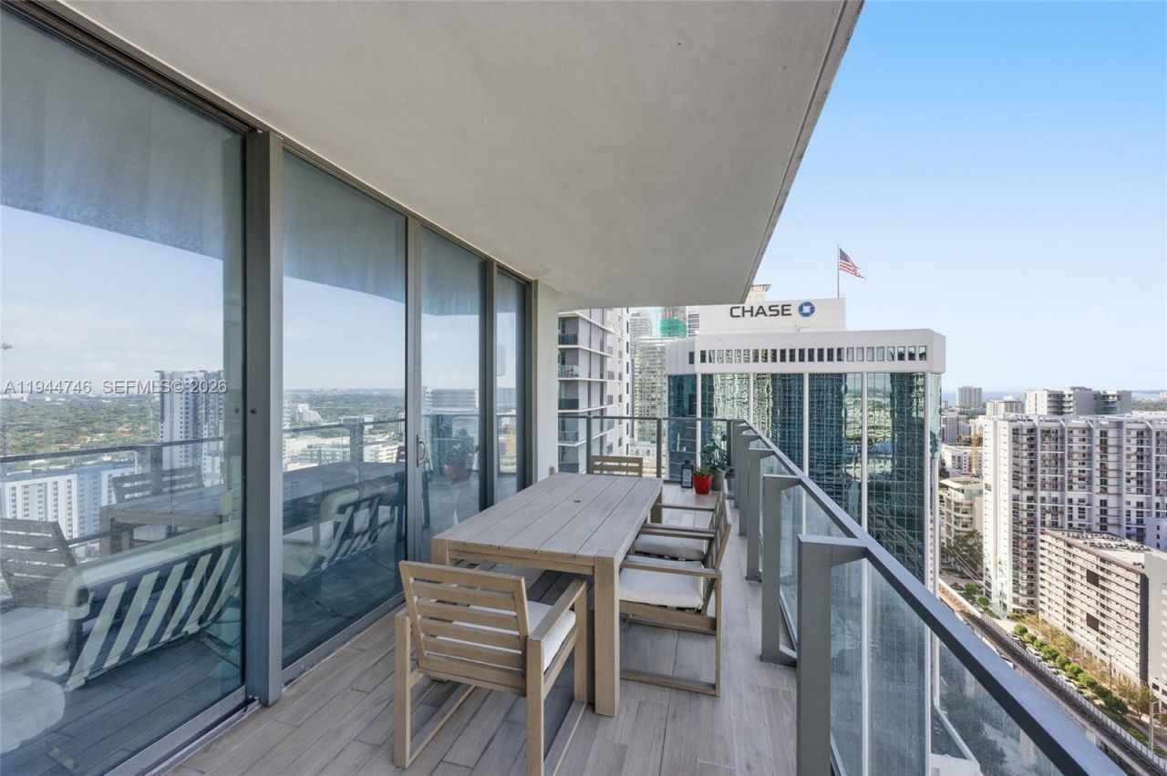 88 SW 7th St, Unit 2302, Miami, FL 33130 Photo