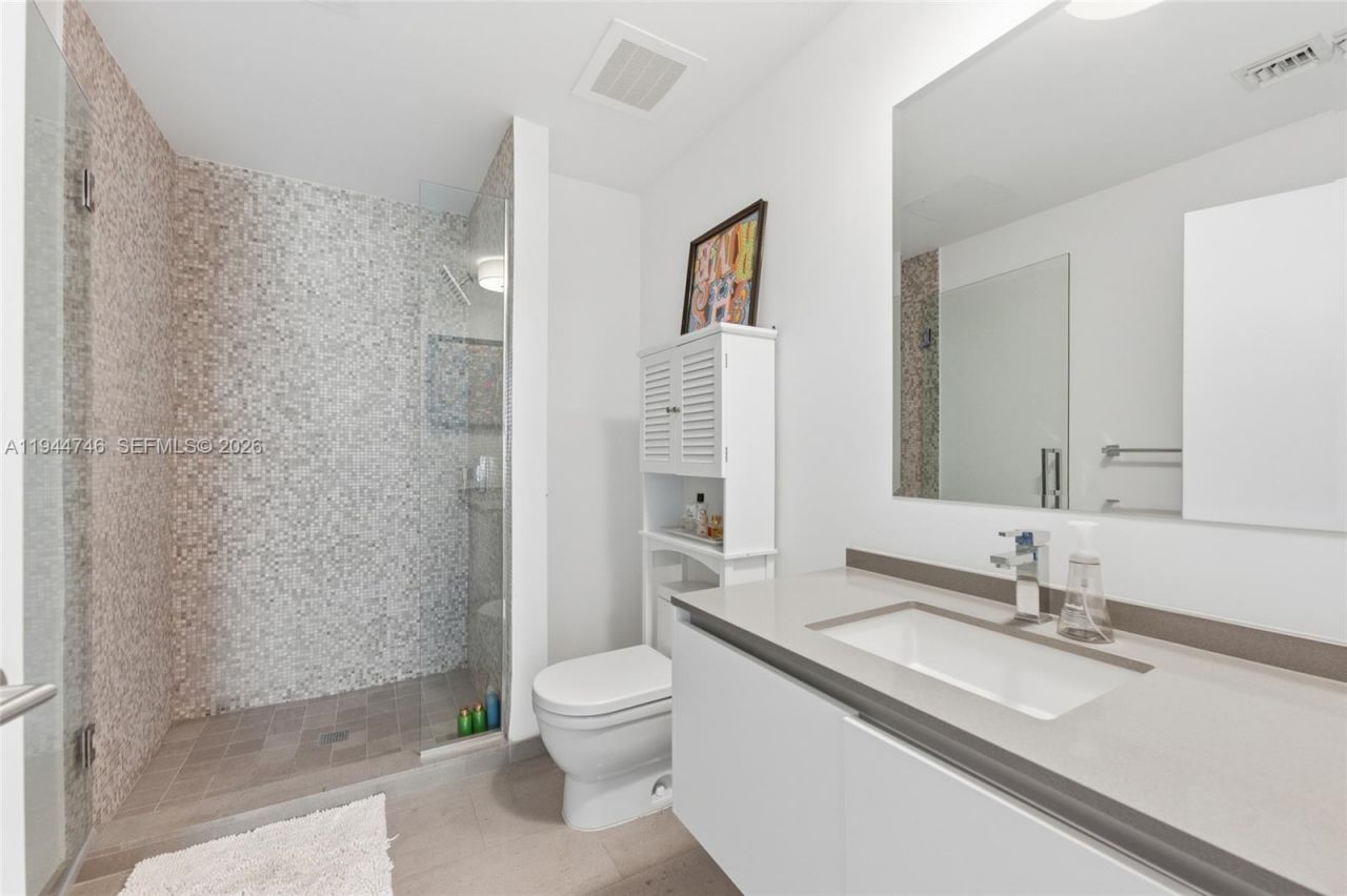 88 SW 7th St, Unit 2302, Miami, FL 33130 Photo