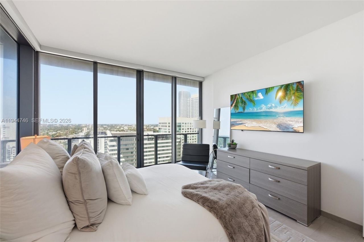 88 SW 7th St, Unit 2302, Miami, FL 33130 Photo