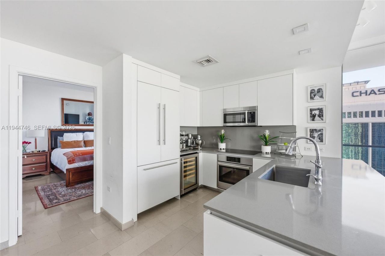 88 SW 7th St, Unit 2302, Miami, FL 33130 Photo