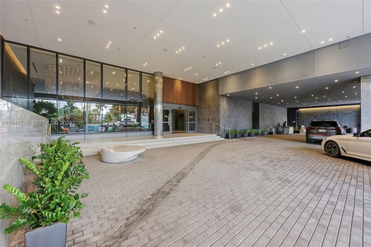 88 SW 7th St, Unit 2302, Miami, FL 33130 Photo