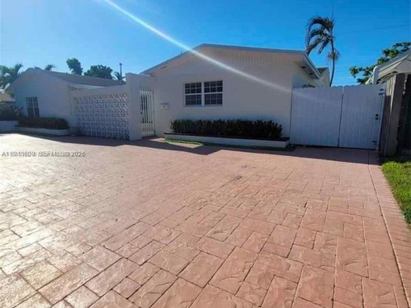 12305 SW 42nd St , Miami, FL 33175