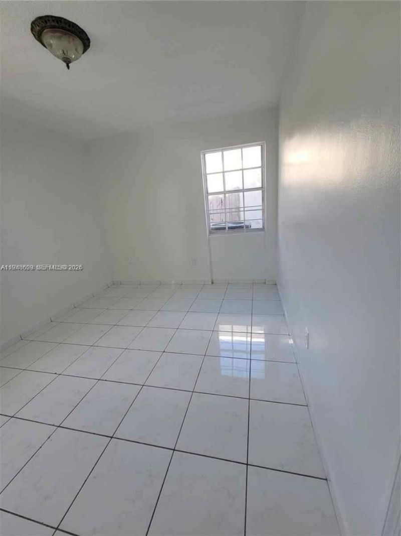 12305 SW 42nd St , Miami, FL 33175 Photo