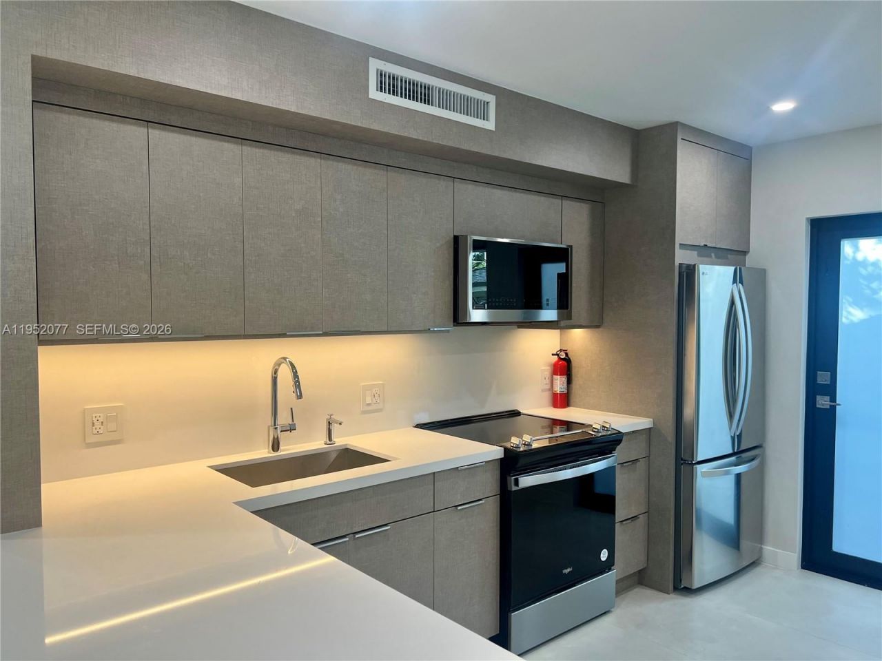 3532 Thomas Ave, Unit 3532, Miami, FL 33133 Photo