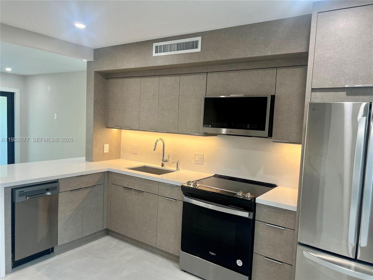 3532 Thomas Ave, Unit 3532, Miami, FL 33133 Photo