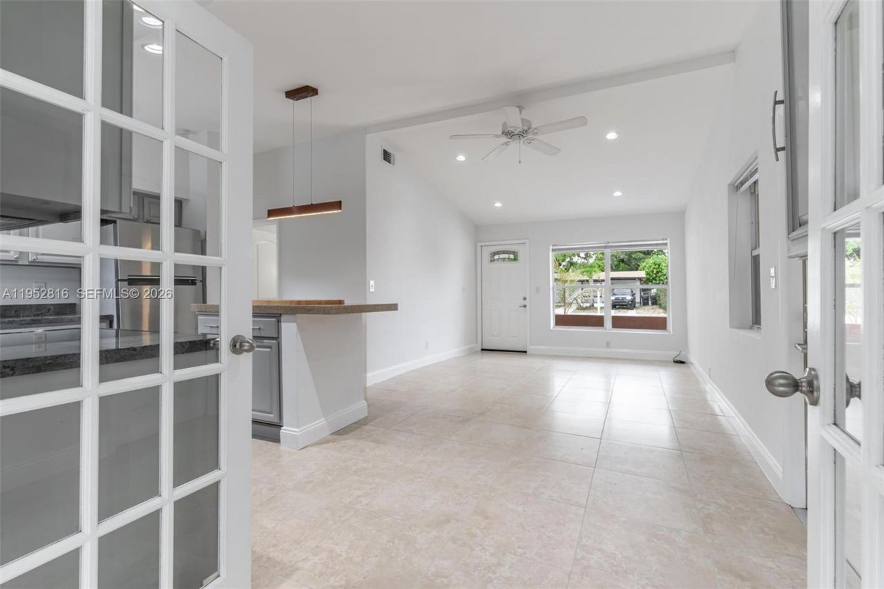 1032 SW 22nd Ter, Fort Lauderdale, FL 33312 Photo