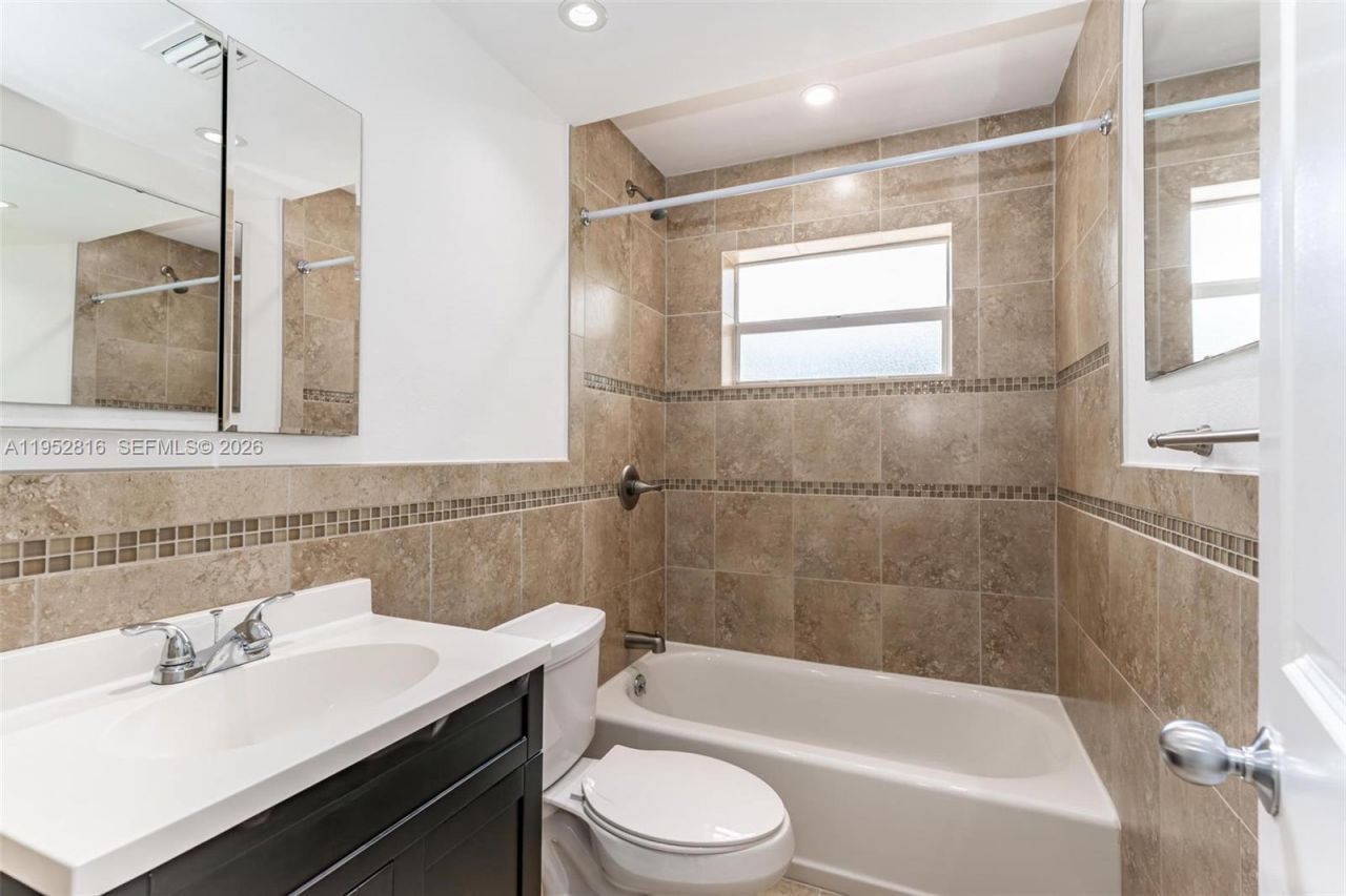 1032 SW 22nd Ter, Fort Lauderdale, FL 33312 Photo