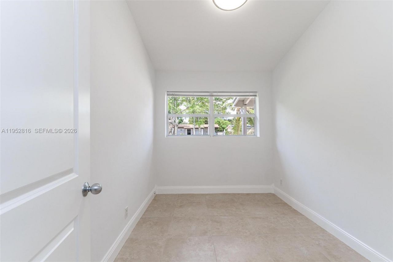 1032 SW 22nd Ter, Fort Lauderdale, FL 33312 Photo