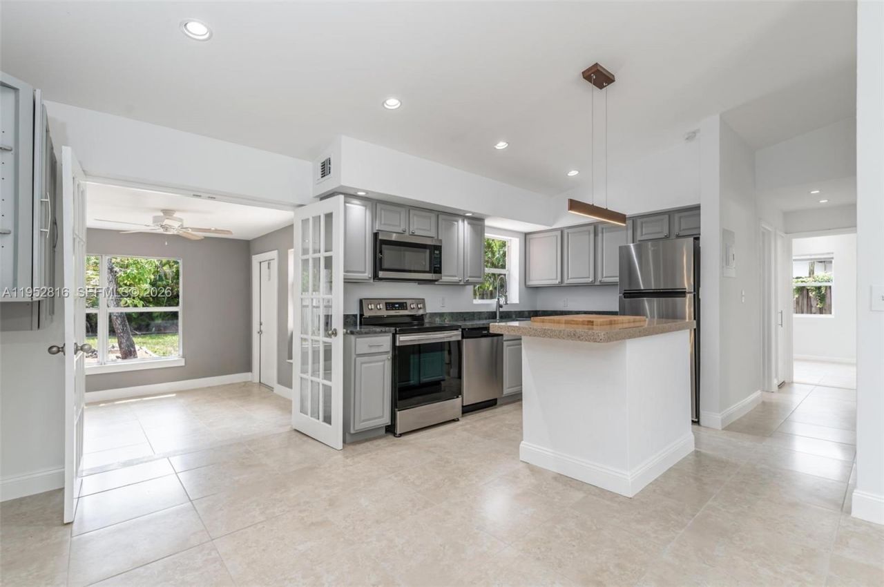 1032 SW 22nd Ter, Fort Lauderdale, FL 33312 Photo