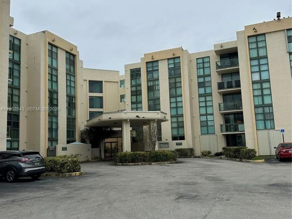 2055 SW 122nd Ave, Unit 201, Miami, FL 33175