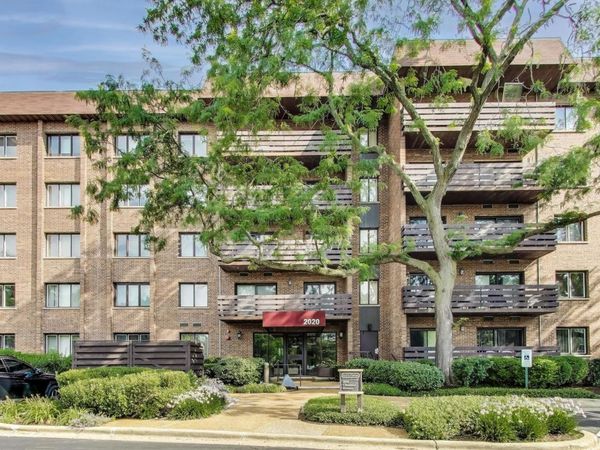2020 Chestnut Avenue, Unit 312, Glenview, IL 60025