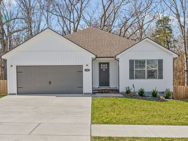 762 Gleason Dr, Clarksville, TN 37042