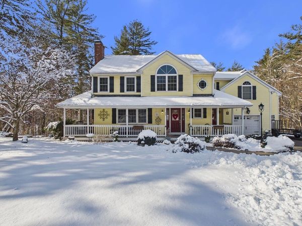 23 Elmwood Dr, Berkley, MA 02779