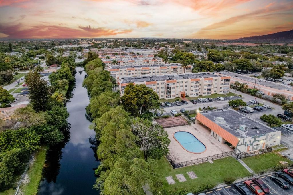 2401 NW 41st Avenue, Unit 101, Lauderhill, FL 33313 Photo