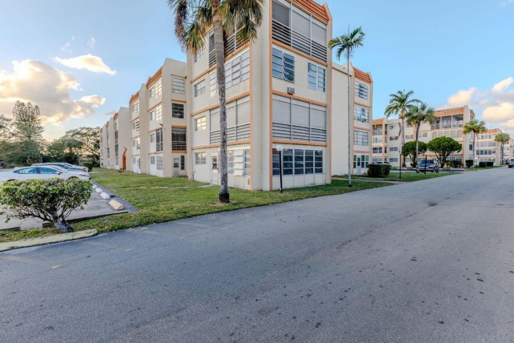 2401 NW 41st Avenue, Unit 101, Lauderhill, FL 33313 Photo