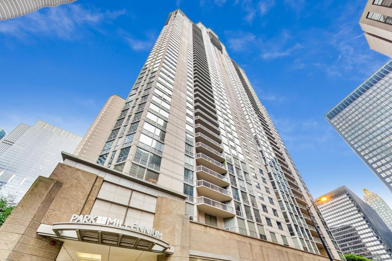 222 N Columbus Drive, Unit 1602, Chicago, IL 60601 Main Photo