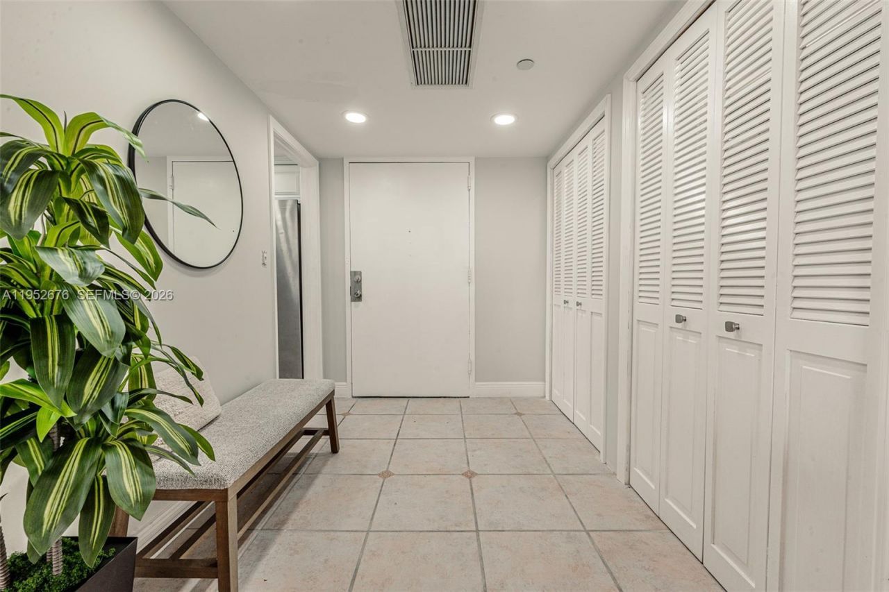 1800 NE 114th St, Unit 909, Miami, FL 33181 Photo