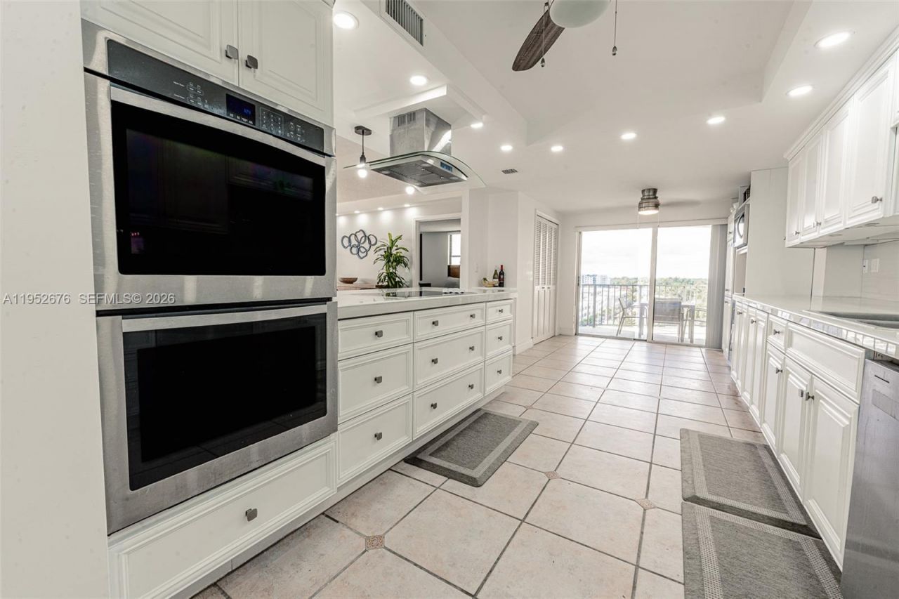 1800 NE 114th St, Unit 909, Miami, FL 33181 Photo