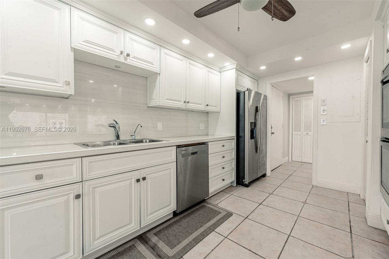 1800 NE 114th St, Unit 909, Miami, FL 33181 Photo