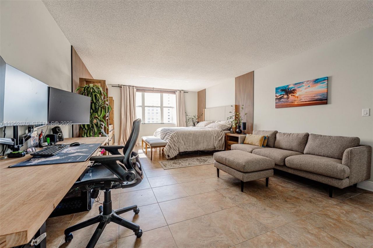 1800 NE 114th St, Unit 909, Miami, FL 33181 Photo