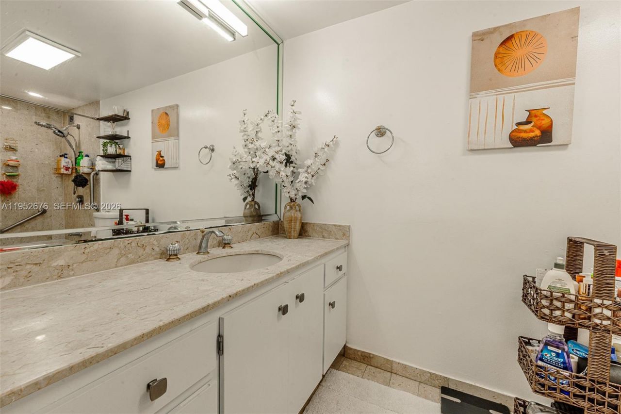 1800 NE 114th St, Unit 909, Miami, FL 33181 Photo