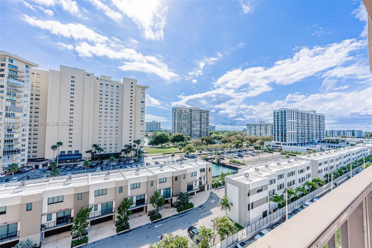 1800 NE 114th St, Unit 909, Miami, FL 33181 Photo