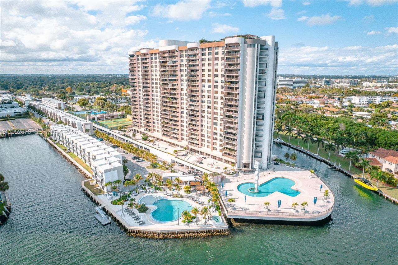 1800 NE 114th St, Unit 909, Miami, FL 33181 Photo