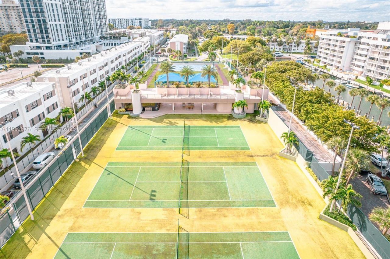 1800 NE 114th St, Unit 909, Miami, FL 33181 Photo