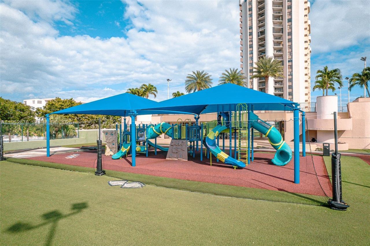 1800 NE 114th St, Unit 909, Miami, FL 33181 Photo