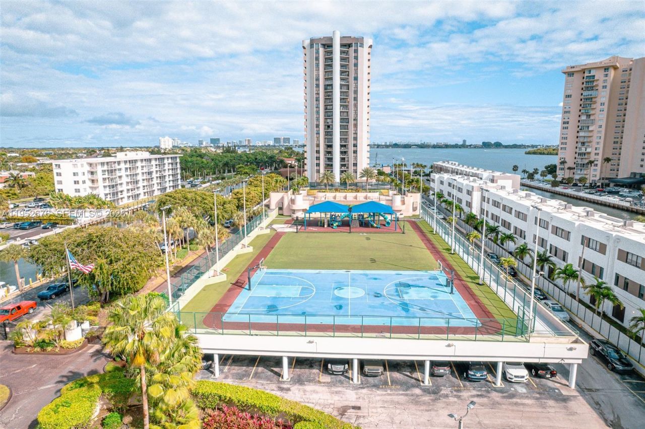 1800 NE 114th St, Unit 909, Miami, FL 33181 Photo