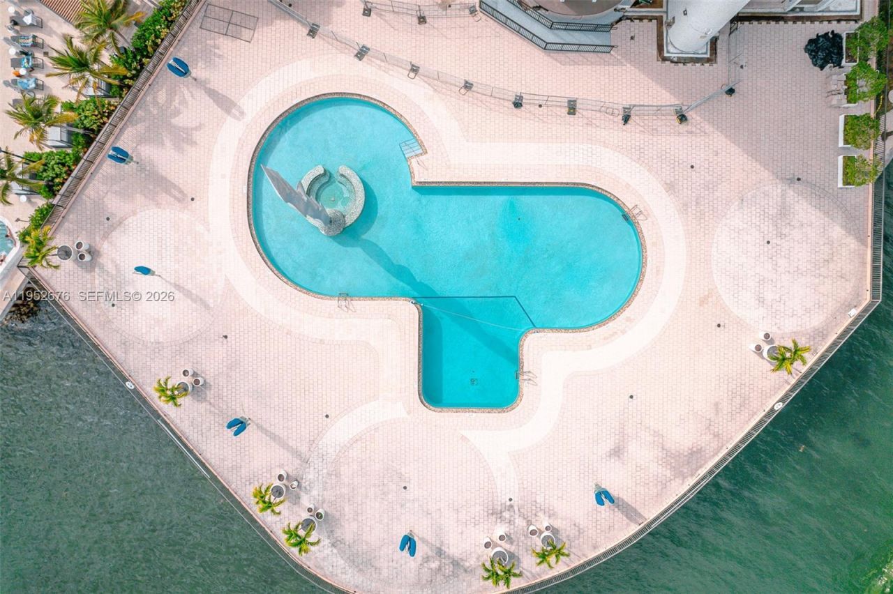 1800 NE 114th St, Unit 909, Miami, FL 33181 Photo